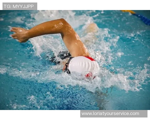 游泳比赛激烈角逐诞生新纪录 选手们奋勇拼搏展现竞技风采